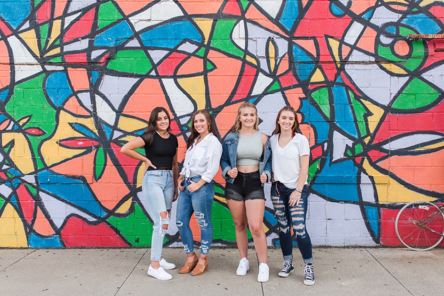 Senior Inspire Team 2021 in Cleveland, Ohio. Photos with a Graffiti wall.