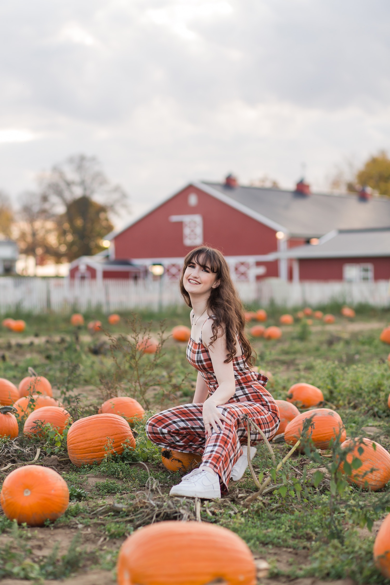 Bold fall vibes and pumpkins galore – Beth’s editorial-style Fall Senior Photos